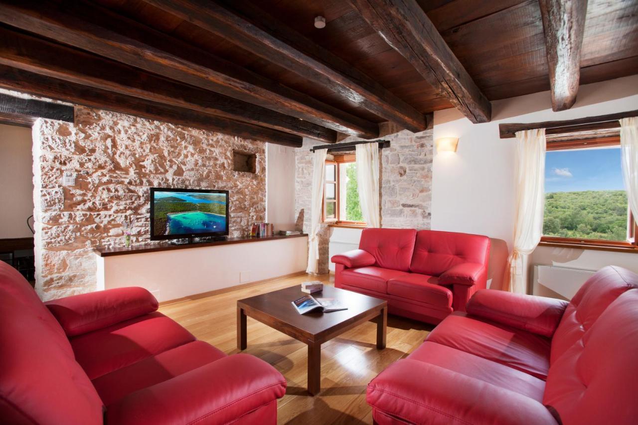 Villa Poropati: Luxury Istrian Estate with Large Pool Groznjan Exterior photo